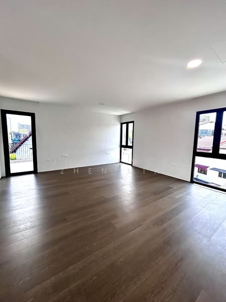 Holland Grove, , 5 Bedrooms, 12,000 sqft, Detached House For Sale, by Joel Kwok Zhen Min, 500119997 - Bedroom - PropertyGuru.com.sg