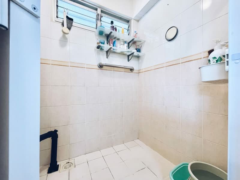 7 Marine Terrace, 7 Marine Terrace, 2 Bedrooms, 753 sqft, HDB Flat For Sale, by Tor Geok Lan Dores, 500120001 - Bathroom - PropertyGuru.com.sg