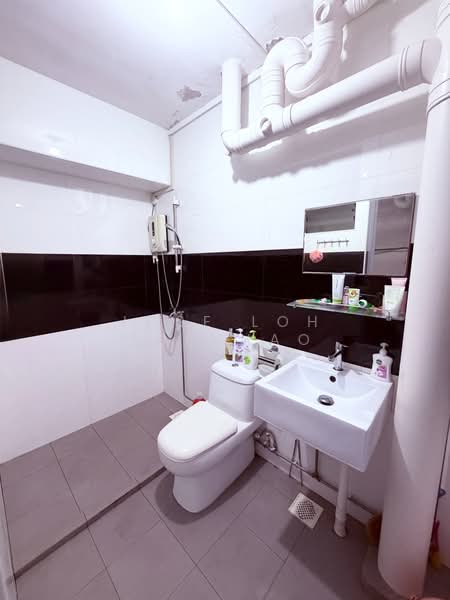 758 Woodlands Avenue 6, 758 Woodlands Avenue 6, 3 Bedrooms, 1,109 sqft, HDB Flat For Sale, by Jose Loh Zhenhao, 500120003 - Bathroom - PropertyGuru.com.sg