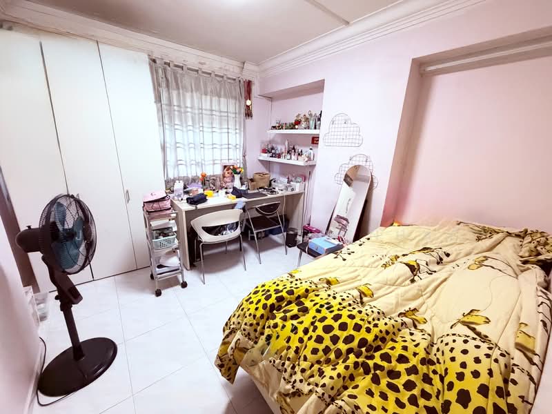 353 Woodlands Avenue 1, 353 Woodlands Avenue 1, 4 Bedrooms, 1,302 sqft, HDB Flat For Sale, by Jose Loh Zhenhao, 500120015 - Bedroom - PropertyGuru.com.sg
