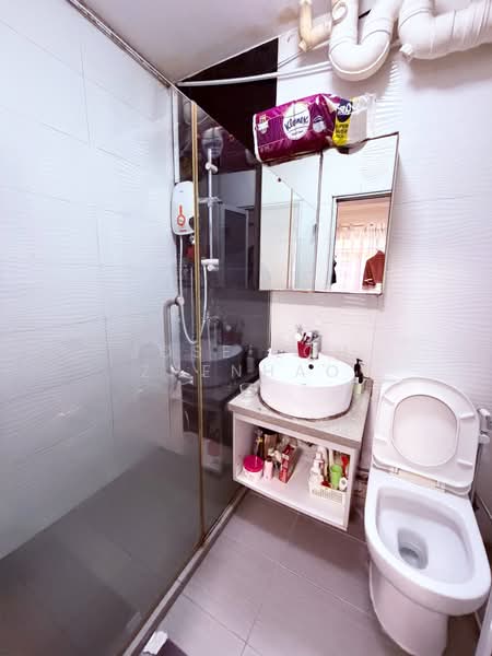 353 Woodlands Avenue 1, 353 Woodlands Avenue 1, 4 Bedrooms, 1,302 sqft, HDB Flat For Sale, by Jose Loh Zhenhao, 500120015 - Bathroom - PropertyGuru.com.sg