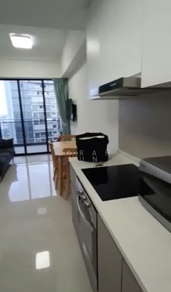 Parc Riviera, 101 West Coast Vale, 2 Bedrooms, 603 sqft, Condominium For Rent, by Sarah Sun, 500120018 - Kitchen - PropertyGuru.com.sg