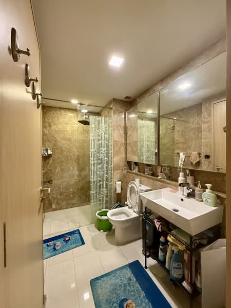 Boathouse Residences, 29 Upper Serangoon View, 2 Bedrooms, 797 sqft, Condominium For Sale, by Jamie Sitoh, 500120026 - Bathroom - PropertyGuru.com.sg
