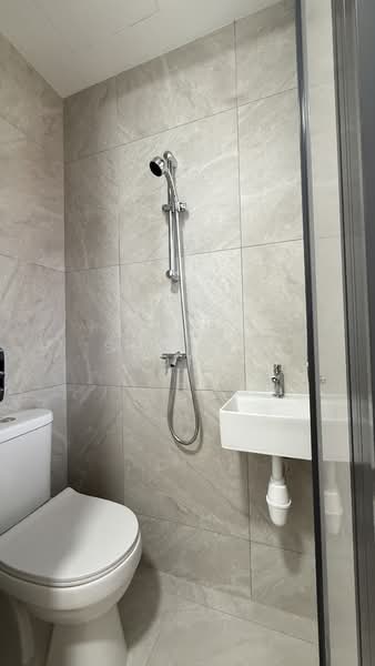 Tembusu Grand, , 3 Bedrooms, 1,173 sqft, Condominium For Rent, by Summer Song, 500120027 - Bathroom - PropertyGuru.com.sg