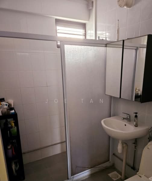 20 Holland Drive, 20 Holland Drive, 3 Bedrooms, 1,280 sqft, HDB Flat For Rent, by Joe Tan, 500120031 - Bathroom - PropertyGuru.com.sg