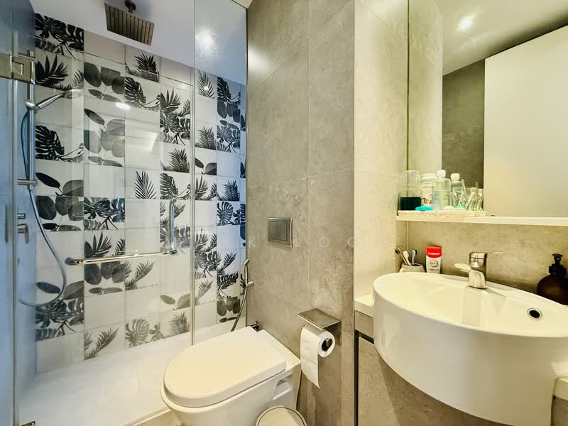 Axis @ Siglap, 59 East Coast Terrace, 2 Bedrooms, 1,001 sqft, Apartment For Sale, by Mark Loon, 500120038 - Bathroom - PropertyGuru.com.sg