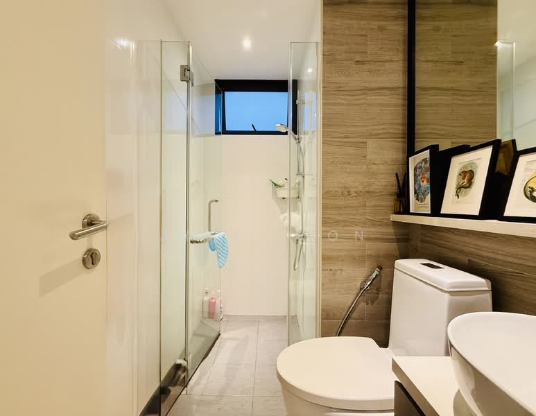 Axis @ Siglap, 59 East Coast Terrace, 2 Bedrooms, 1,001 sqft, Apartment For Sale, by Mark Loon, 500120038 - Bathroom - PropertyGuru.com.sg