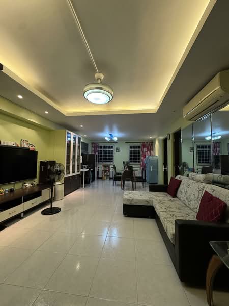 370 Woodlands Avenue 1, 370 Woodlands Avenue 1, 3 Bedrooms, 1,119 sqft, HDB Flat For Sale, by Theresa THY, 500120054 - Living Room - PropertyGuru.com.sg