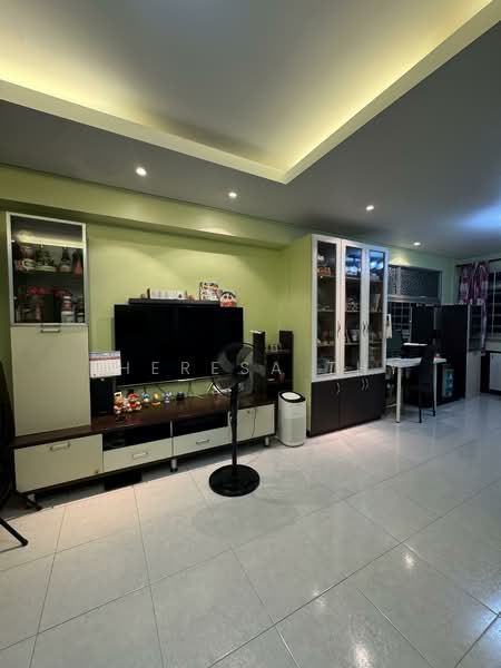 370 Woodlands Avenue 1, 370 Woodlands Avenue 1, 3 Bedrooms, 1,119 sqft, HDB Flat For Sale, by Theresa THY, 500120054 - Living Room - PropertyGuru.com.sg
