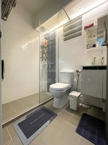 286C Compassvale Crescent, 286C Compassvale Crescent, 2 Bedrooms, 732 sqft, HDB Flat For Sale, by Torrenn Tnay, 500120055 - Bathroom - PropertyGuru.com.sg