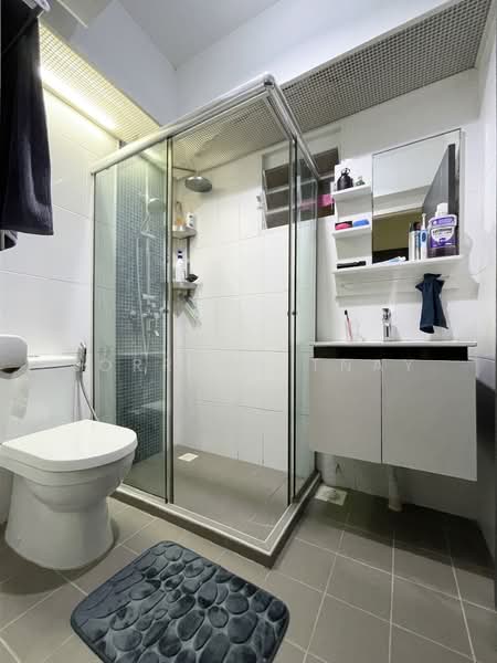 286C Compassvale Crescent, 286C Compassvale Crescent, 2 Bedrooms, 732 sqft, HDB Flat For Sale, by Torrenn Tnay, 500120055 - Bathroom - PropertyGuru.com.sg