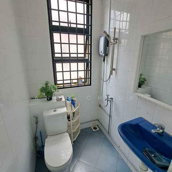 319 Balestier road, , Room Rental, 80 sqft, Shophouse For Rent, by Andy Cheuk, 500120082 - Bathroom - PropertyGuru.com.sg