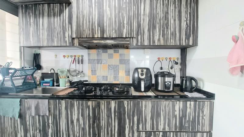377 Bukit Batok Street 31, 377 Bukit Batok Street 31, 2 Bedrooms, 721 sqft, HDB Flat For Sale, by Jumi J, 500120086 - Kitchen - PropertyGuru.com.sg