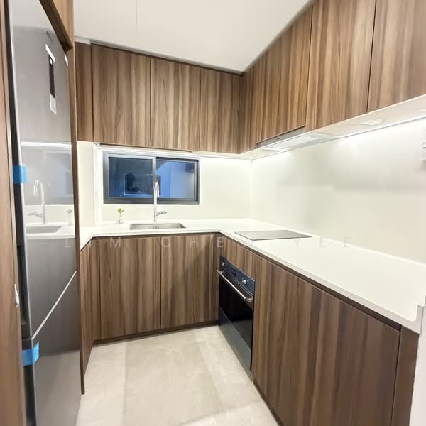 Lentor Modern, Lentor Central, 2 Bedrooms, 732 sqft, Condominium For Rent, by Lim Chew Yee, 500120088 - Kitchen - PropertyGuru.com.sg