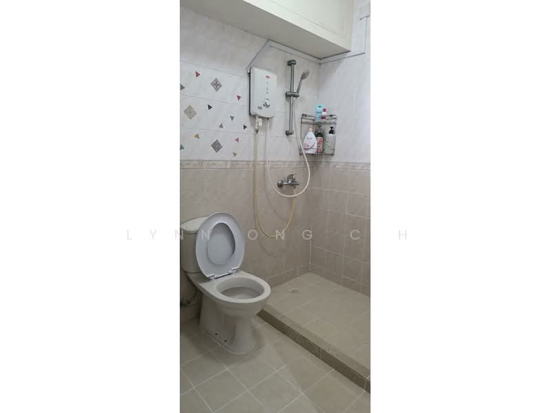 492 Admiralty Link, 492 Admiralty Link, 3 Bedrooms, 979 sqft, HDB Flat For Sale, by Lynn Ong C H, 500120091 - Bathroom - PropertyGuru.com.sg