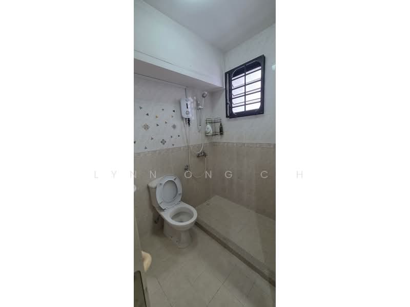 492 Admiralty Link, 492 Admiralty Link, 3 Bedrooms, 979 sqft, HDB Flat For Sale, by Lynn Ong C H, 500120091 - Bathroom - PropertyGuru.com.sg