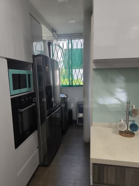 Parc Oasis, 35 Jurong East Avenue 1, 4 Bedrooms, 1,227 sqft, Condominium For Rent, by Christina Phau, 500120095 - PropertyGuru.com.sg