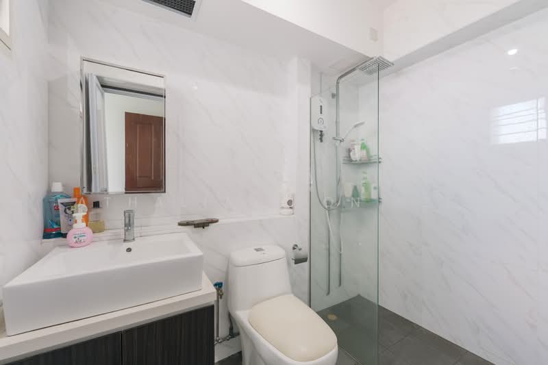 466b Sembawang Drive, 466B Sembawang Drive, 3 Bedrooms, 979 sqft, HDB Flat For Sale, by Athalia Soon Sze Yin, 500120102 - Bathroom - PropertyGuru.com.sg
