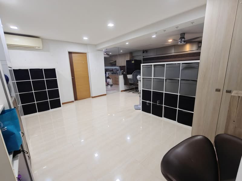 639 Pasir Ris Drive 1, 639 Pasir Ris Drive 1, 3 Bedrooms, 1,119 sqft, HDB Flat For Rent, by Eliza See, 500120103 - Living Room - PropertyGuru.com.sg