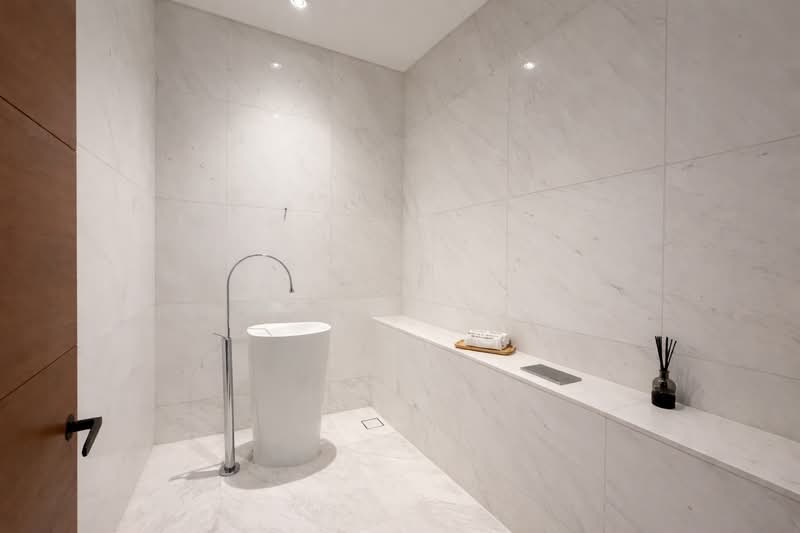 Mount Rosie, Mount Rosie, Chancery Lane, Barker Road, Malcolm Road, Goldhill, Chancery Hill Road, 9 Bedrooms, 16,030 sqft, Detached House For Sale, by Wendy Ng, 500120115 - Bathroom - PropertyGuru.com.sg