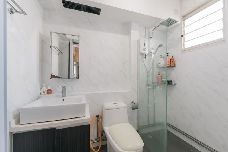 466b Sembawang Drive, 466B Sembawang Drive, 3 Bedrooms, 980 sqft, HDB Flat For Sale, by Jennifer Ho, 500120118 - Bathroom - PropertyGuru.com.sg