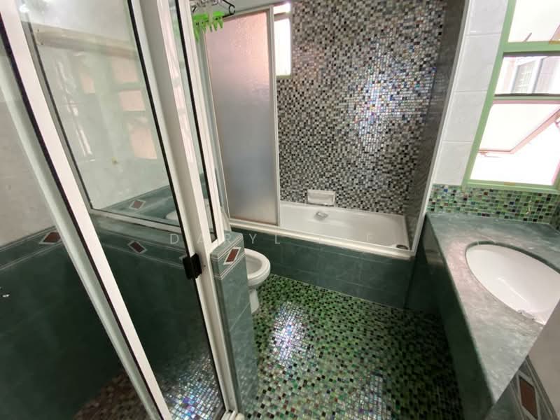 Tiara, 1 Kim Seng Walk, Room Rental, 360 sqft, Apartment For Rent, by Daryl Lee, 500120151 - Bathroom - PropertyGuru.com.sg