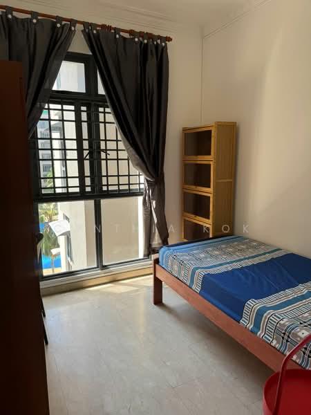 Carissa Park Condo, 2 Flora Drive, 6 Bedrooms, 1,303 sqft, Condominium For Rent, by Cynthia Kok, 500120159 - Bedroom - PropertyGuru.com.sg