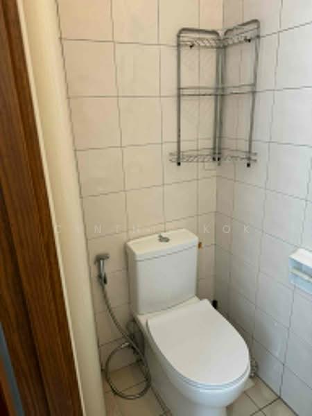 Carissa Park Condo, 2 Flora Drive, 6 Bedrooms, 1,303 sqft, Condominium For Rent, by Cynthia Kok, 500120159 - Bathroom - PropertyGuru.com.sg