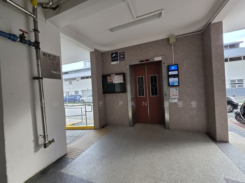 11 Jalan Batu, 11 Jalan Batu, 4 Bedrooms, 1,496 sqft, HDB Flat For Sale, by Connie Pan 潘瑩瑩, 500120172 - Lift lobby - PropertyGuru.com.sg