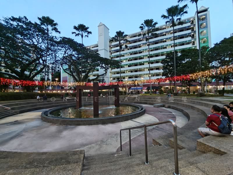11 Jalan Batu, 11 Jalan Batu, 4 Bedrooms, 1,496 sqft, HDB Flat For Sale, by Connie Pan 潘瑩瑩, 500120172 - communal area central water feature - PropertyGuru.com.sg