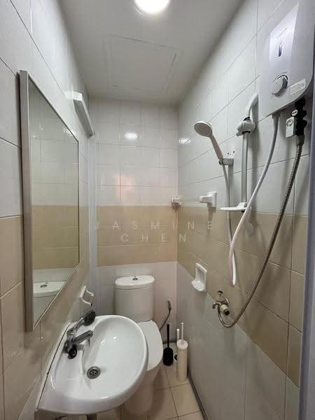 Dover Parkview, 30 Dover Rise, Buona Vista / West Coast / Clementi New Town, Room Rental, 150 sqft, Condominium For Rent, by Jasmine Chen, 500120175 - Bathroom - PropertyGuru.com.sg