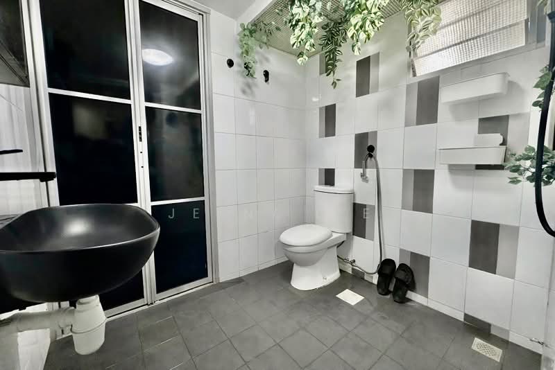 467A Fernvale Link, 467A Fernvale Link, 1 Bedroom, 505 sqft, HDB Flat For Sale, by Jenny Lee, 500120184 - Bathroom - PropertyGuru.com.sg