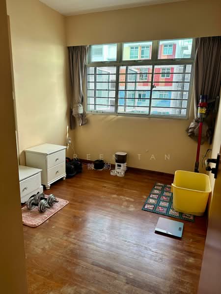 458 Yishun Avenue 11, 458 Yishun Avenue 11, 3 Bedrooms, 1,001 sqft, HDB Flat For Sale, by Kareen Tan 陳約廷, 500120190 - Bedroom - PropertyGuru.com.sg