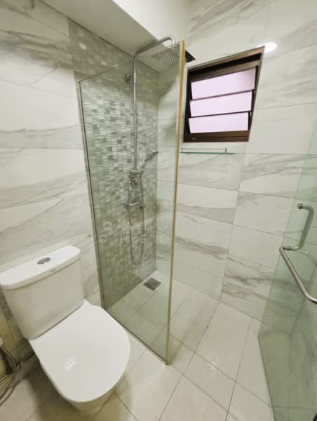 258C Compassvale Road, 258C Compassvale Road, 3 Bedrooms, 1,184 sqft, HDB Flat For Sale, by Calvin Cheong, 500120192 - Master Bathroom - PropertyGuru.com.sg