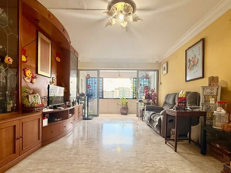 232 Tampines Street 21, 232 Tampines Street 21, 3 Bedrooms, 1,302 sqft, HDB Flat For Sale, by Justin Kwek, 500120201 - Living Room - PropertyGuru.com.sg