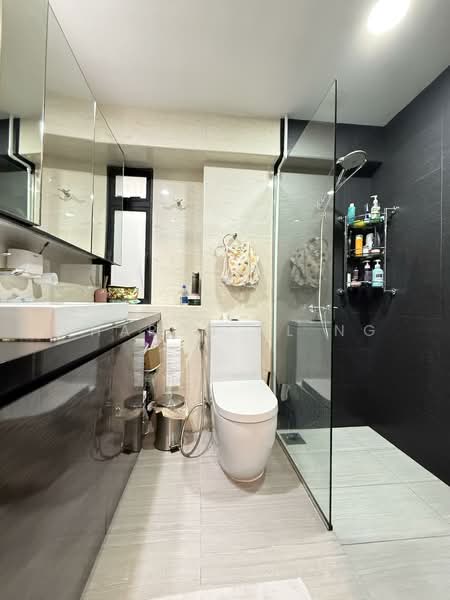 Marshall Lodge, 89 Marshall Road, 4 Bedrooms, 1,777 sqft, Cluster House For Sale, by Sharon HL Ng, 500120202 - Bathroom - PropertyGuru.com.sg