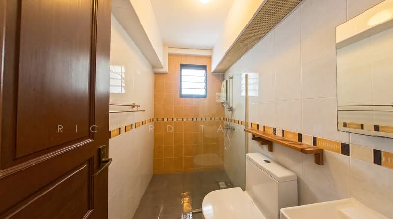 153 Rivervale Crescent, 153 Rivervale Crescent, 3 Bedrooms, 979 sqft, HDB Flat For Sale, by Richard Tan 陈顺明, 500120203 - Bathroom - PropertyGuru.com.sg