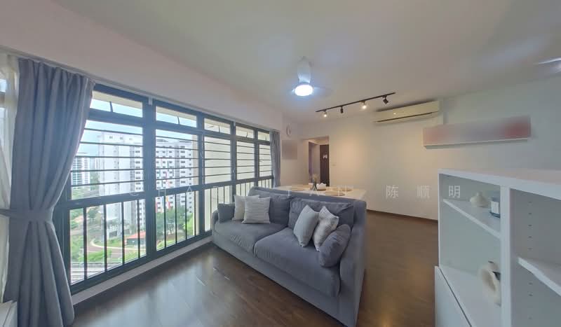 153 Rivervale Crescent, 153 Rivervale Crescent, 3 Bedrooms, 979 sqft, HDB Flat For Sale, by Richard Tan 陈顺明, 500120203 - Living Room - PropertyGuru.com.sg