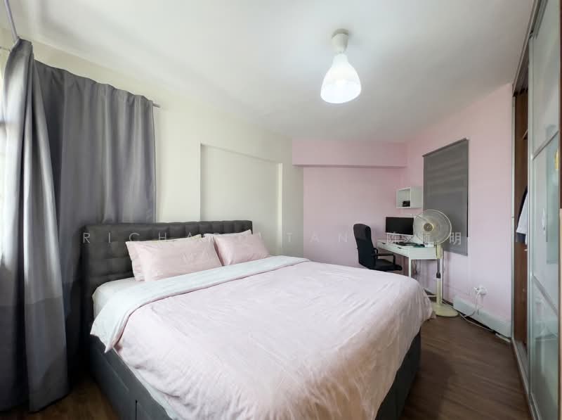 153 Rivervale Crescent, 153 Rivervale Crescent, 3 Bedrooms, 979 sqft, HDB Flat For Sale, by Richard Tan 陈顺明, 500120203 - Master Bedroom - PropertyGuru.com.sg