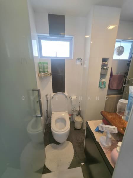 40 Telok Blangah Rise, 40 Telok Blangah Rise, 3 Bedrooms, 883 sqft, HDB Flat For Sale, by Chloe Chang, 500120204 - Bathroom - PropertyGuru.com.sg