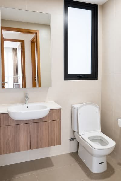 Waterbank at Dakota, 70 Dakota Crescent, 2 Bedrooms, 883 sqft, Condominium For Sale, by Ethan Tan, 500120217 - Common Bathroom - PropertyGuru.com.sg