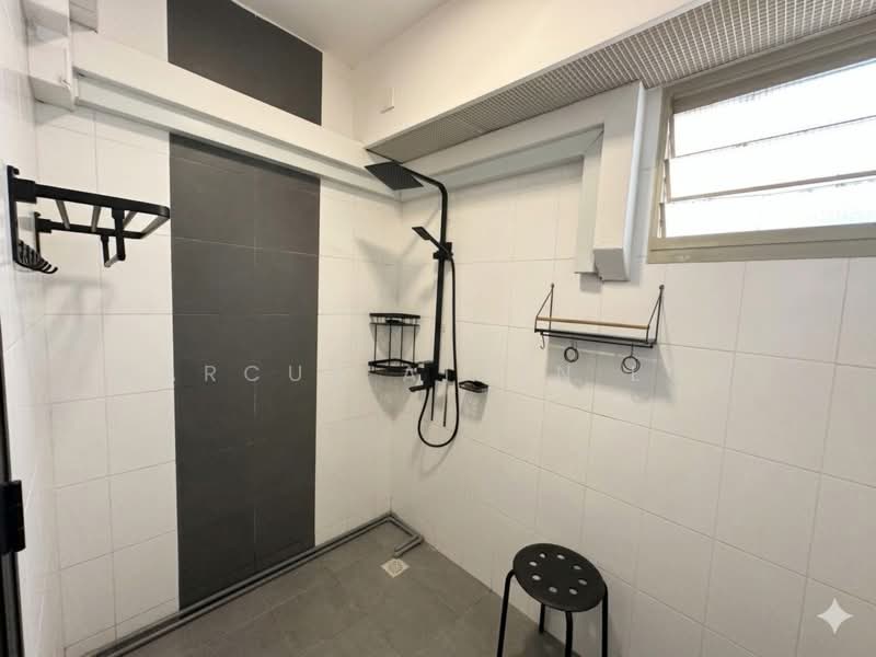 623B Punggol Central, 623B Punggol Central, 3 Bedrooms, 1,012 sqft, HDB Flat For Sale, by Marcus Aiden Low, 500120222 - Bathroom - PropertyGuru.com.sg