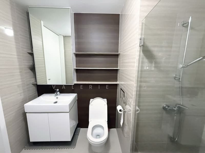Sky Vue, 1 Bishan Street 15, 1 Bedroom, 484 sqft, Condominium For Rent, by Valerie Ong, 500120226 - Bathroom - PropertyGuru.com.sg