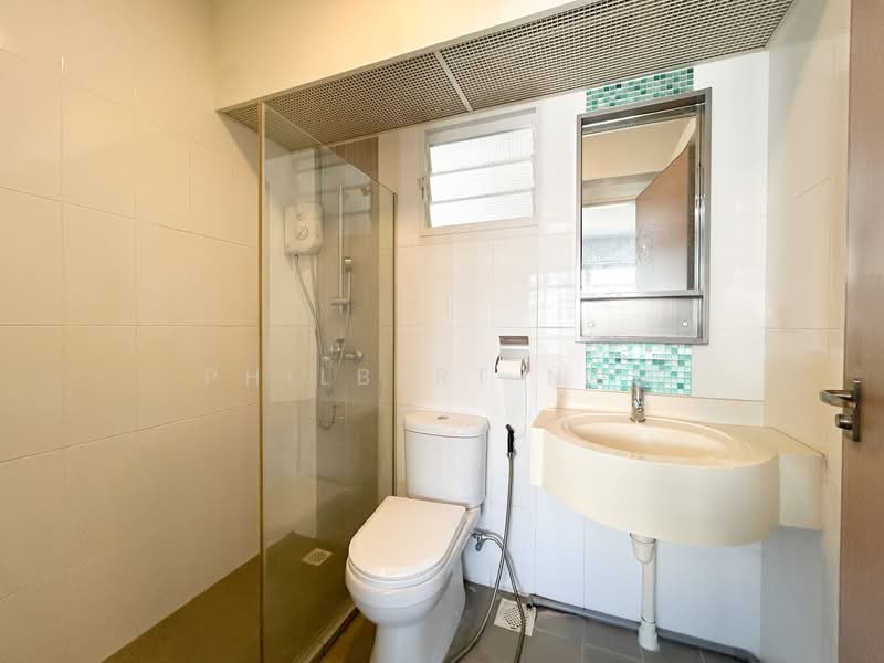 286C Compassvale Crescent, 286C Compassvale Crescent, 2 Bedrooms, 732 sqft, HDB Flat For Sale, by Philbert Ngo, 500120230 - Bathroom - PropertyGuru.com.sg