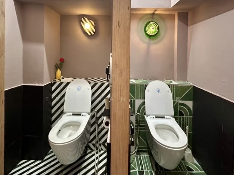 ✨ 2-Storey F&B Shophouse w Lift | Dining Bistro Bar, Telok Ayer Street | Amoy Street | Boon Tat Street, 3,442 sqft, Food & Beverage For Rent, by Evon Tan  陈玉凤, 500120231 - Bathroom - CommercialGuru.com.sg