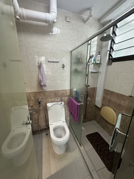 656 Choa Chu Kang Crescent, 656 Choa Chu Kang Crescent, 3 Bedrooms, 1,313 sqft, HDB Flat For Sale, by Stacy Lam, 500120244 - Bathroom - PropertyGuru.com.sg