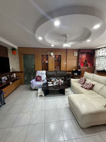 656 Choa Chu Kang Crescent, 656 Choa Chu Kang Crescent, 3 Bedrooms, 1,313 sqft, HDB Flat For Sale, by Stacy Lam, 500120244 - Living Room - PropertyGuru.com.sg