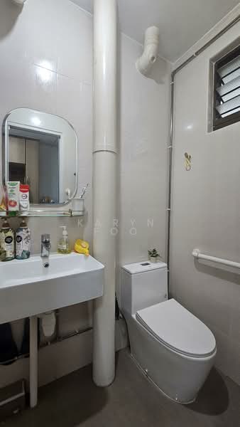 870 Tampines Street 83, 870 Tampines Street 83, 3 Bedrooms, 1,119 sqft, HDB Flat For Sale, by Karyn Foo, 500120247 - Bathroom - PropertyGuru.com.sg