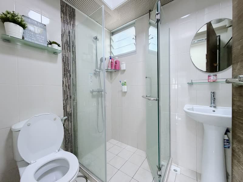 453C Fernvale Road, 453C Fernvale Road, 3 Bedrooms, 990 sqft, HDB Flat For Sale, by Sofian Roslan, 500120251 - Bathroom - PropertyGuru.com.sg