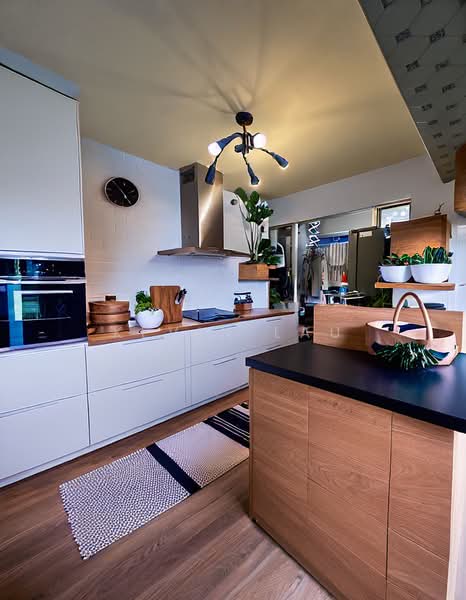 18C MacPherson Residency, 18C Circuit Road, 3 Bedrooms, 1,001 sqft, HDB Flat For Sale, by Kevin Lau, 500120253 - Kitchen - PropertyGuru.com.sg